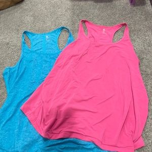 Set of 2 GapFit Maternity size XL workout tanks
